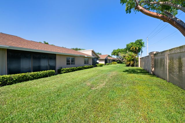 8236 Summerbreeze Lane, Boca Raton, FL 33496