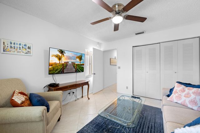 8236 Summerbreeze Lane, Boca Raton, FL 33496
