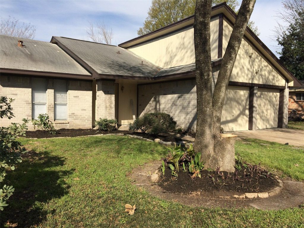 10919 Loch Bend Court, Houston, TX 77086