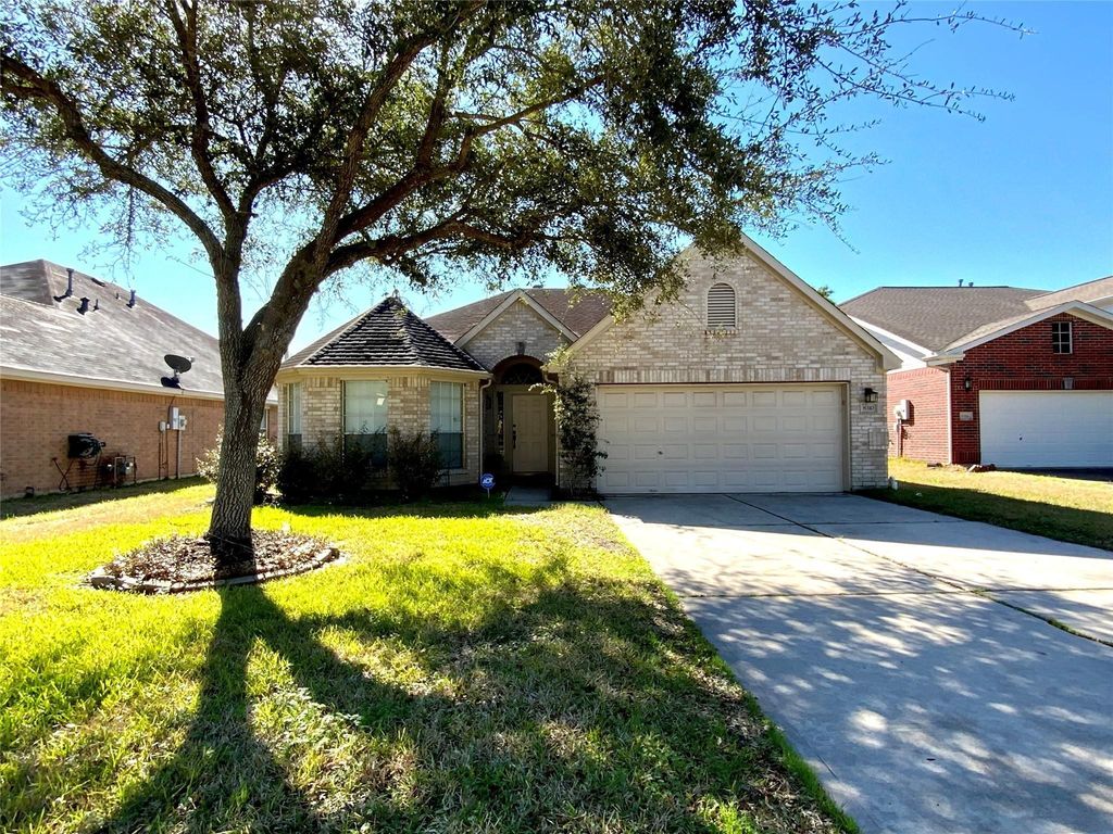 8310 Diamond Way Court, Pearland, TX 77584