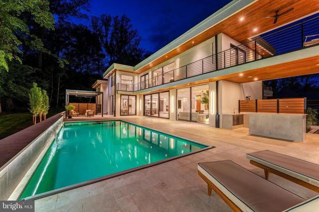 7841 OLD DOMINION DR, Mclean, VA 22102