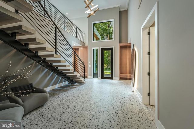 7841 OLD DOMINION DR, Mclean, VA 22102