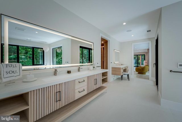 7841 OLD DOMINION DR, Mclean, VA 22102