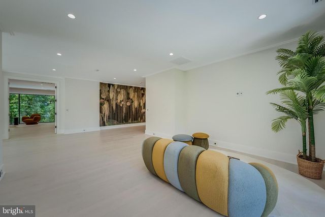 7841 OLD DOMINION DR, Mclean, VA 22102