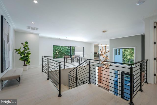 7841 OLD DOMINION DR, Mclean, VA 22102