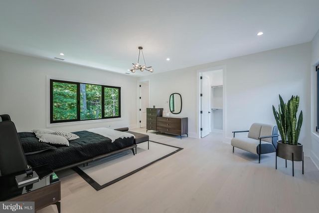 7841 OLD DOMINION DR, Mclean, VA 22102