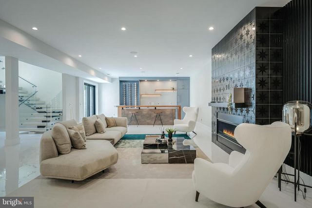 7841 OLD DOMINION DR, Mclean, VA 22102