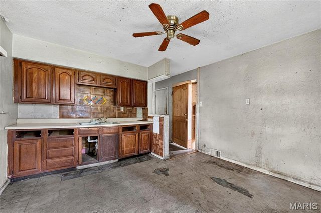 6121 Jefferson Avenue, St Louis, MO 63134