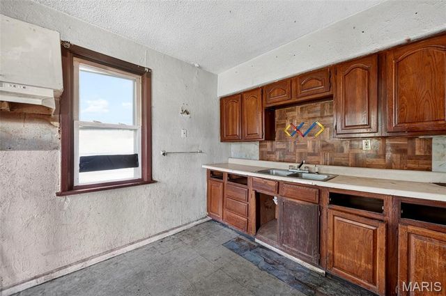 6121 Jefferson Avenue, St Louis, MO 63134