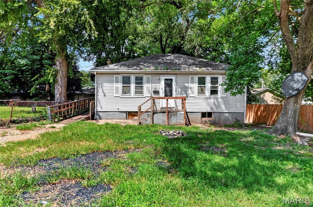 6121 Jefferson Avenue, St Louis, MO 63134