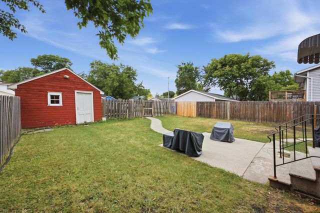 1614 9th Street N, Fargo, ND 58102