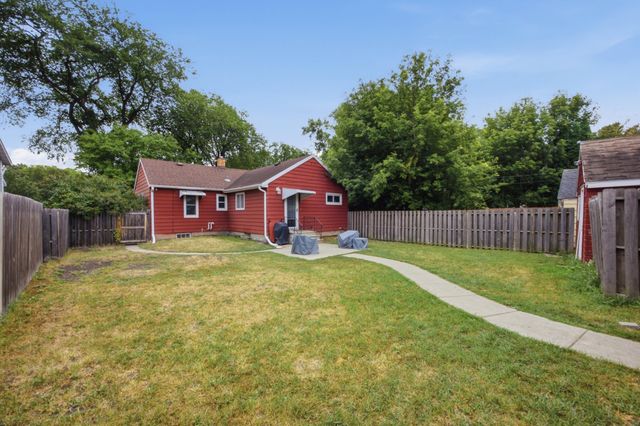 1614 9th Street N, Fargo, ND 58102