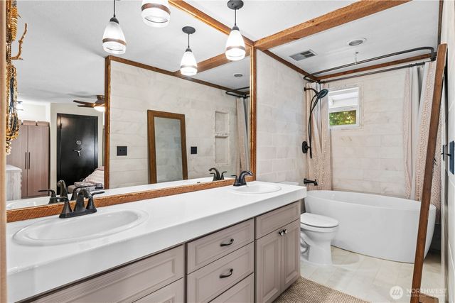 152 Madrona Drive NW, Gig Harbor, WA 98335
