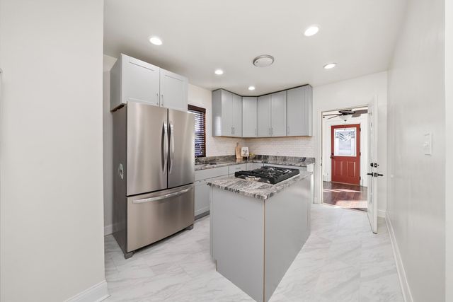 3234 N Ozark Avenue, Chicago, IL 60634