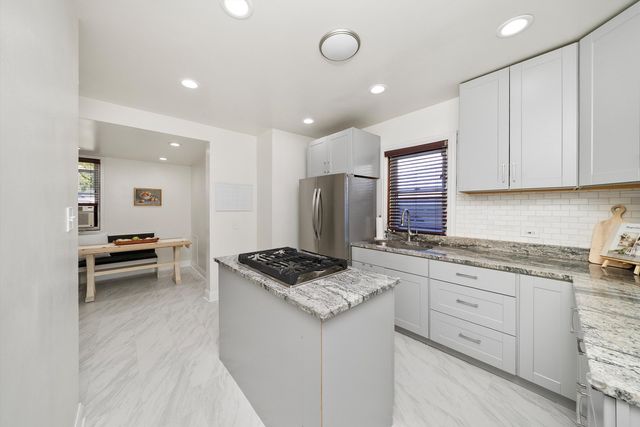 3234 N Ozark Avenue, Chicago, IL 60634
