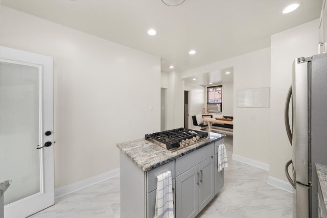 3234 N Ozark Avenue, Chicago, IL 60634