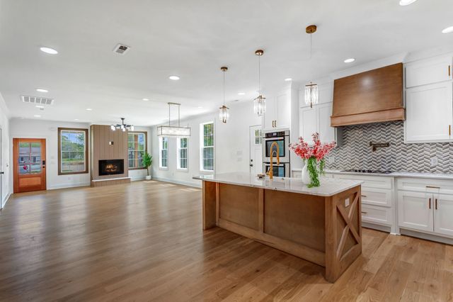 107 Shady St, Summertown, TN 38483