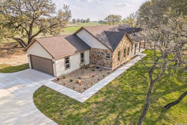 313 Firewheel, Floresville, TX 78114