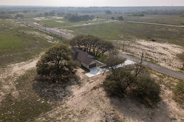 313 Firewheel, Floresville, TX 78114