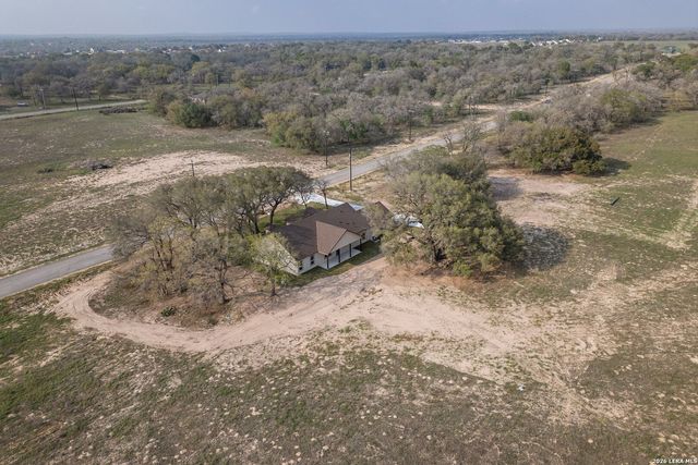 313 Firewheel, Floresville, TX 78114