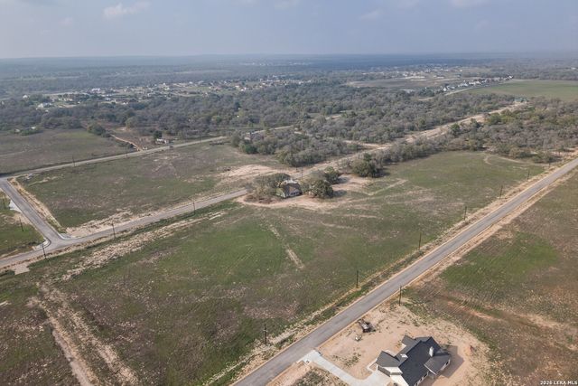 313 Firewheel, Floresville, TX 78114