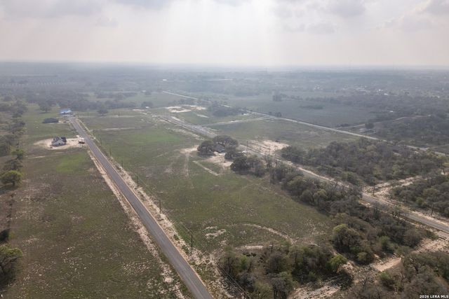 313 Firewheel, Floresville, TX 78114