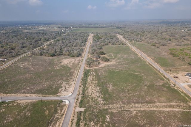 313 Firewheel, Floresville, TX 78114