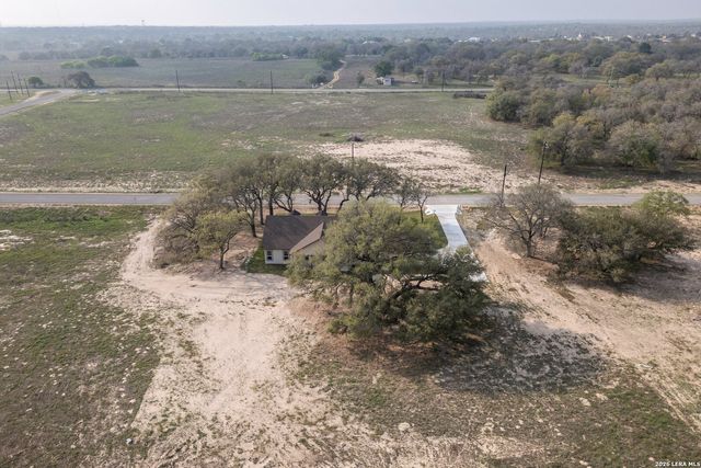 313 Firewheel, Floresville, TX 78114