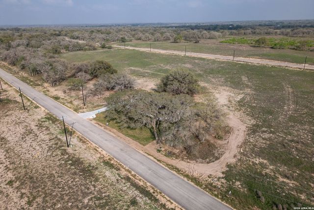 313 Firewheel, Floresville, TX 78114