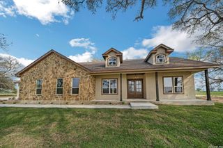 313 Firewheel, Floresville, TX 78114