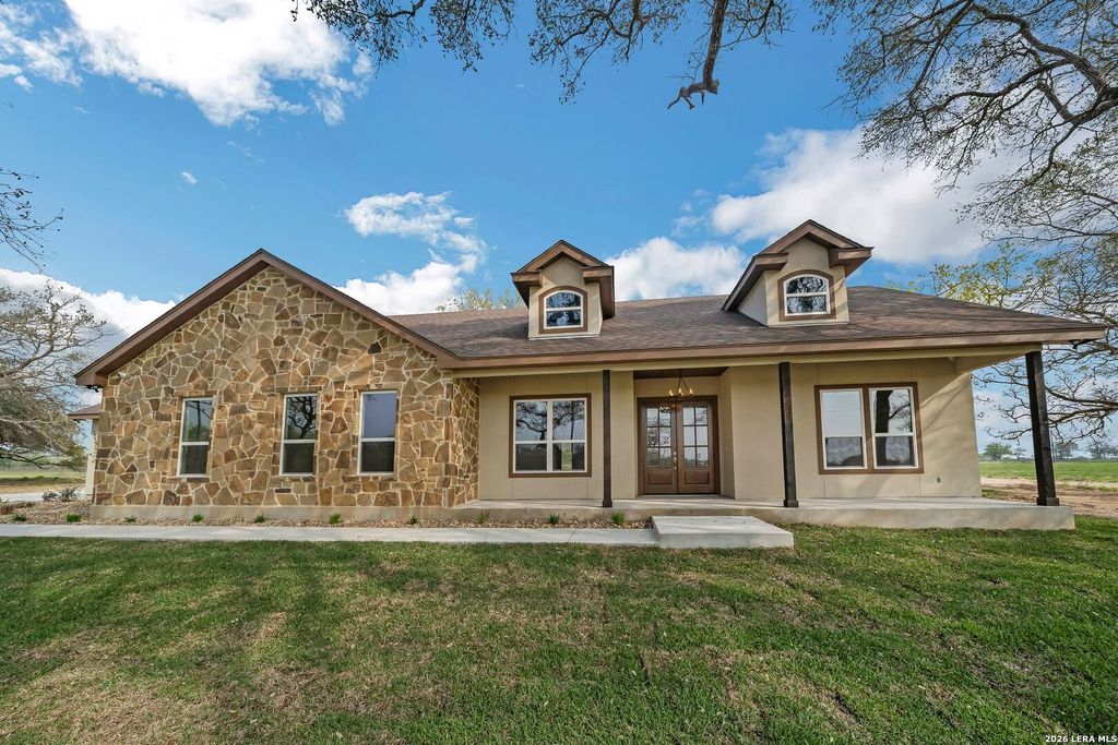 313 Firewheel, Floresville, TX 78114