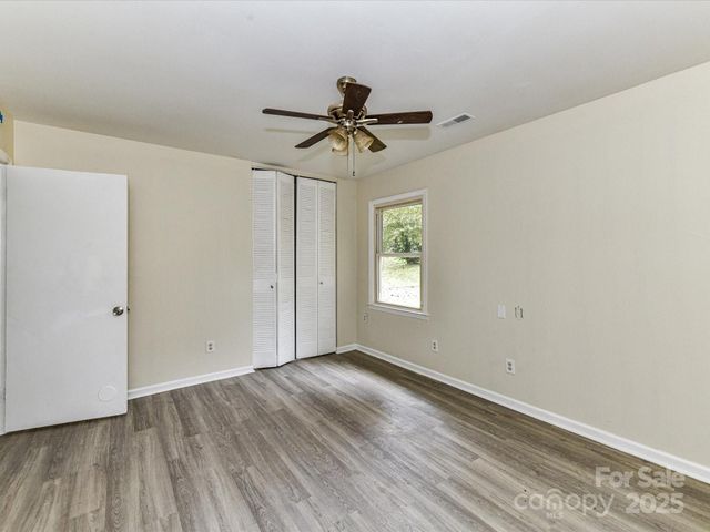 3323 Cedarhurst Drive, Charlotte, NC 28269