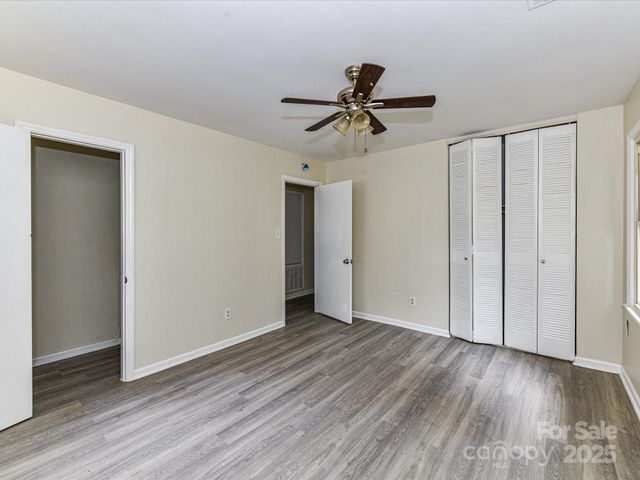 3323 Cedarhurst Drive, Charlotte, NC 28269