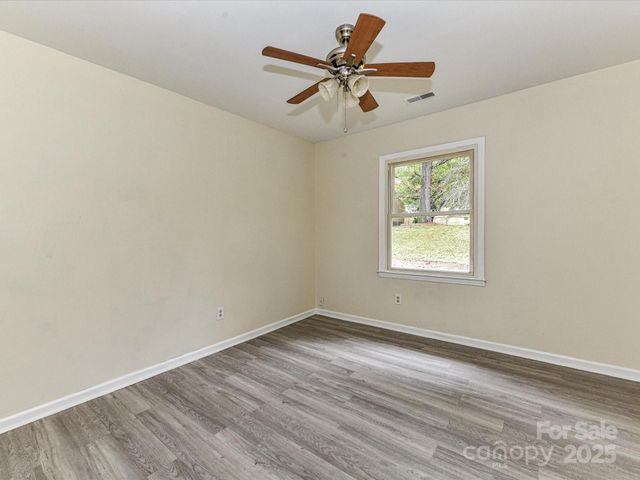 3323 Cedarhurst Drive, Charlotte, NC 28269