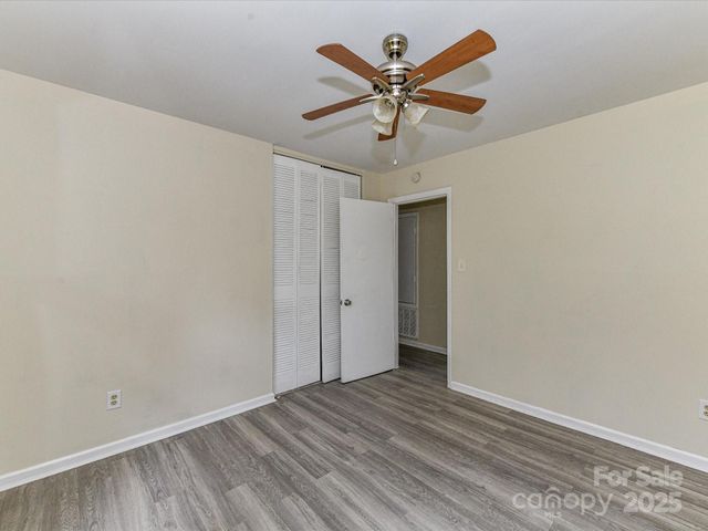 3323 Cedarhurst Drive, Charlotte, NC 28269