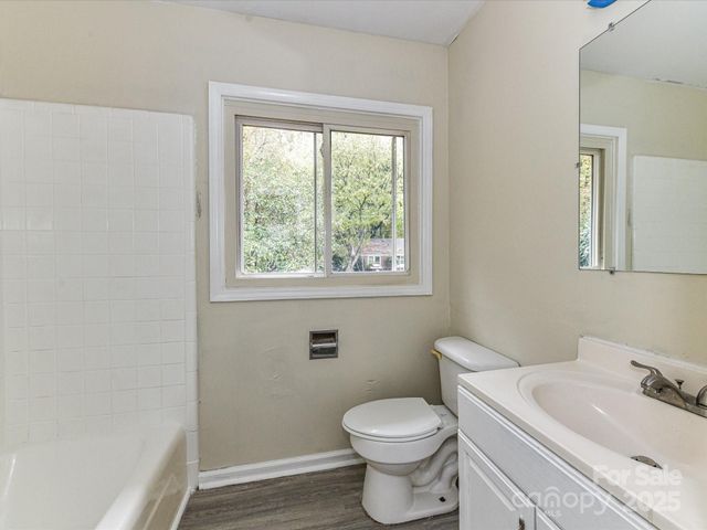 3323 Cedarhurst Drive, Charlotte, NC 28269