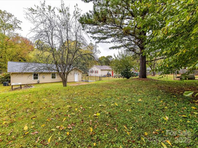 3323 Cedarhurst Drive, Charlotte, NC 28269