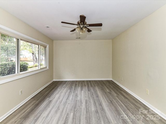 3323 Cedarhurst Drive, Charlotte, NC 28269