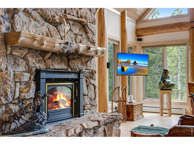 59 High Point Dr, Glen Haven, CO 80532