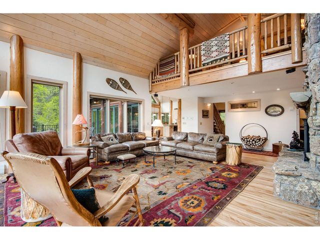 59 High Point Dr, Glen Haven, CO 80532