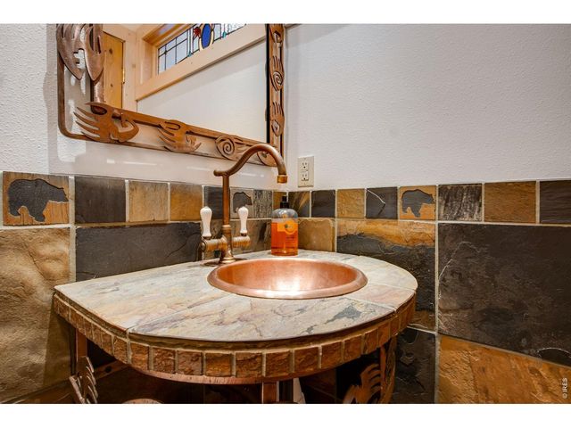 59 High Point Dr, Glen Haven, CO 80532