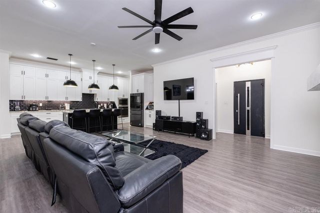 7922 Kanis Pines Drive, Little Rock, AR 72204