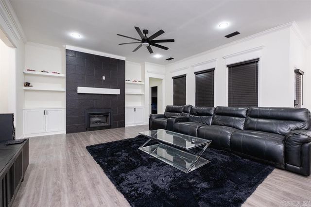 7922 Kanis Pines Drive, Little Rock, AR 72204