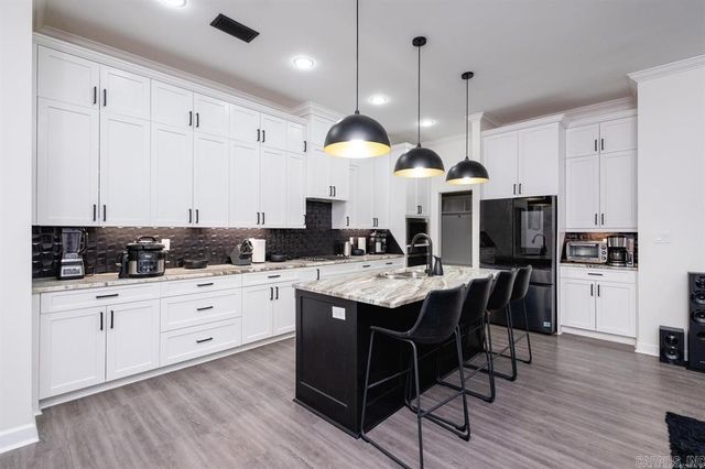 7922 Kanis Pines Drive, Little Rock, AR 72204