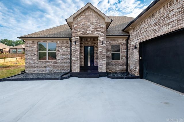 7922 Kanis Pines Drive, Little Rock, AR 72204
