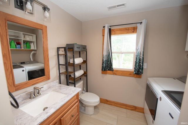 108 W 1St Street, Brookston, IN 47923