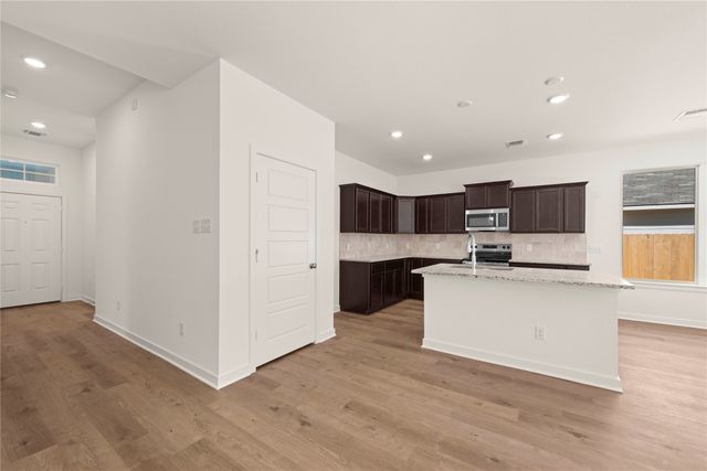 113 Adaline Bend, Mcgregor, TX 76657