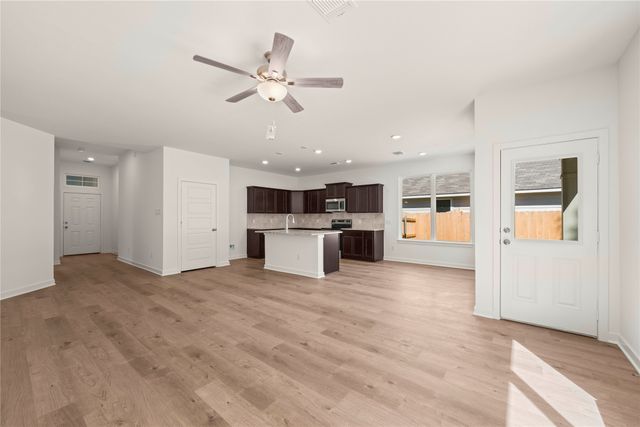 113 Adaline Bend, Mcgregor, TX 76657