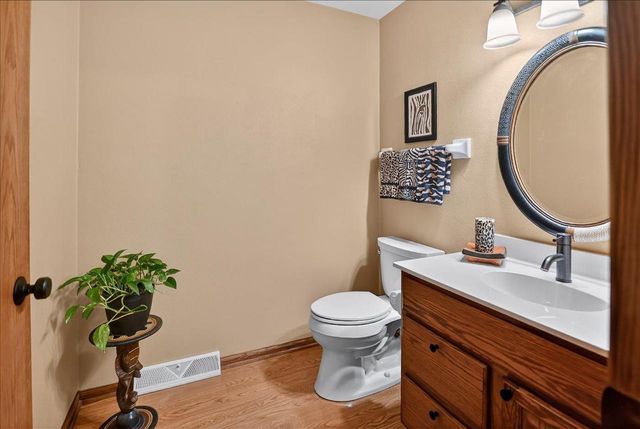 2341 Effingham Way, Sun Prairie, WI 53590