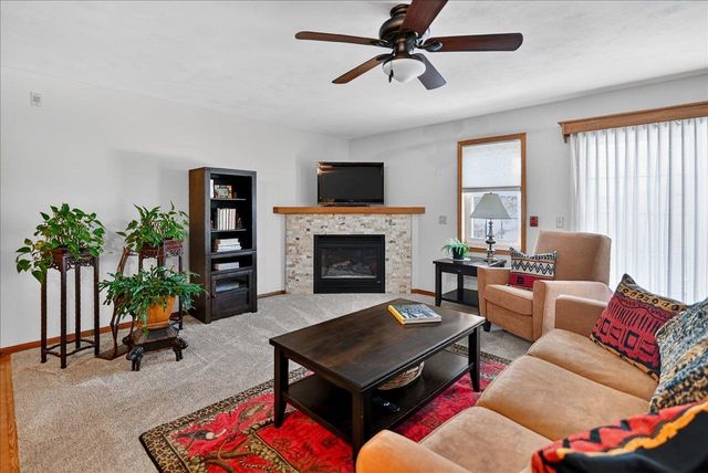 2341 Effingham Way, Sun Prairie, WI 53590